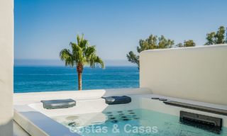 Renovated penthouse with sea views for sale on the beachfront on the New Golden Mile between Marbella and Estepona 785318 