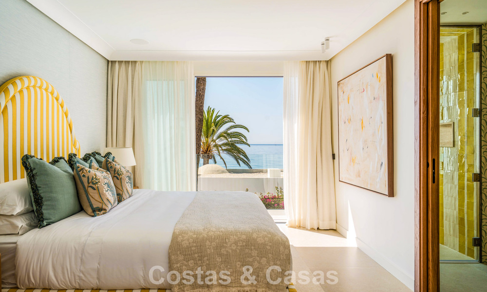 Luxurious beachfront property with open sea views for sale, directly on the beach on Marbella's prestigious Golden Mile 785340
