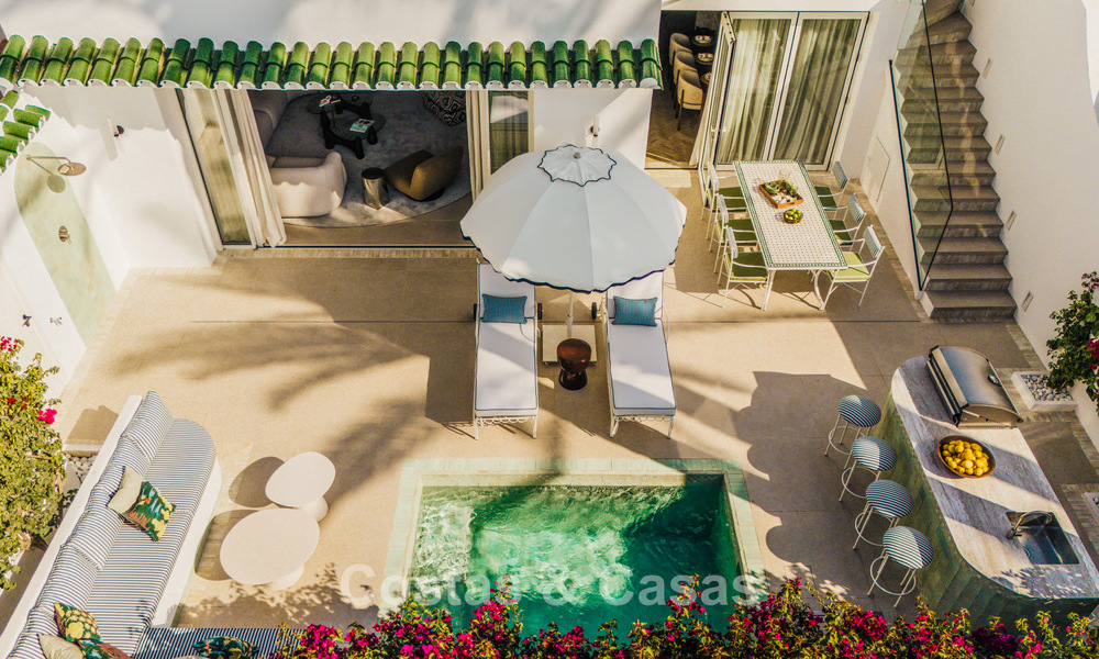 Luxurious beachfront property with open sea views for sale, directly on the beach on Marbella's prestigious Golden Mile 785342