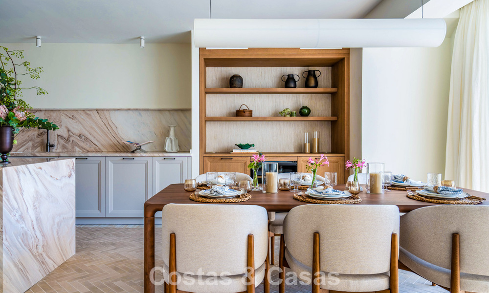 Luxurious beachfront property with open sea views for sale, directly on the beach on Marbella's prestigious Golden Mile 785356