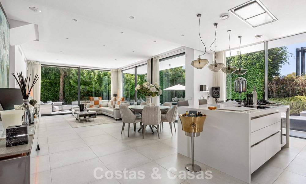 Modernist villa for sale in a private community surrounded by greenery, on the New Golden Mile between Marbella and Estepona 785393
