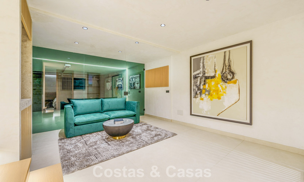 Prestigious townhouse for sale in an exclusive residential complex on Marbella's Golden Mile 785408