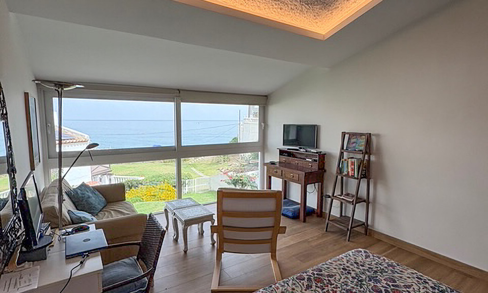 Spacious, move-in ready house with sea views for sale, adjacent to the beach, near Estepona town 785463