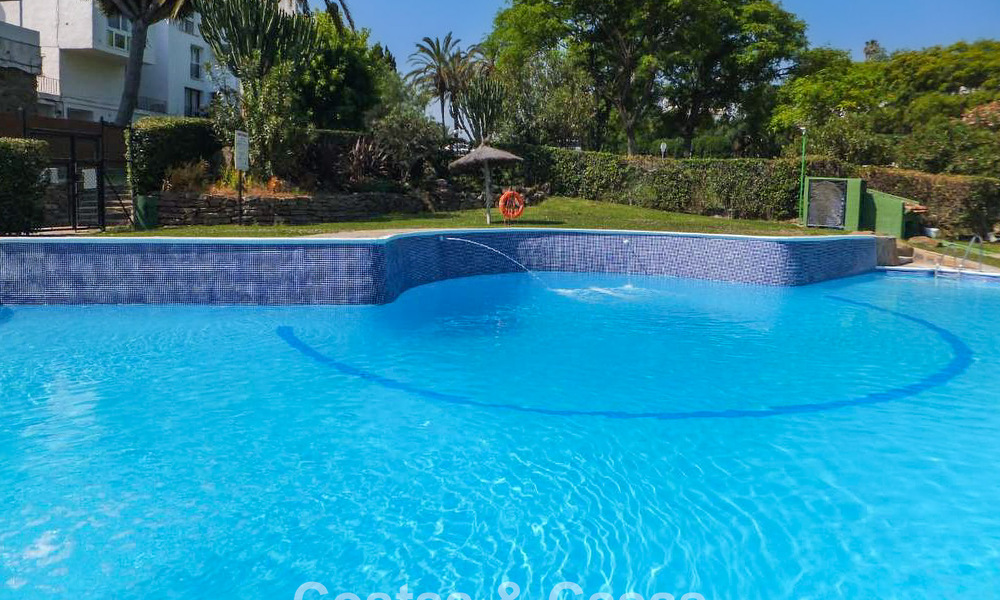 Spacious, move-in ready house with sea views for sale, adjacent to the beach, near Estepona town 785479