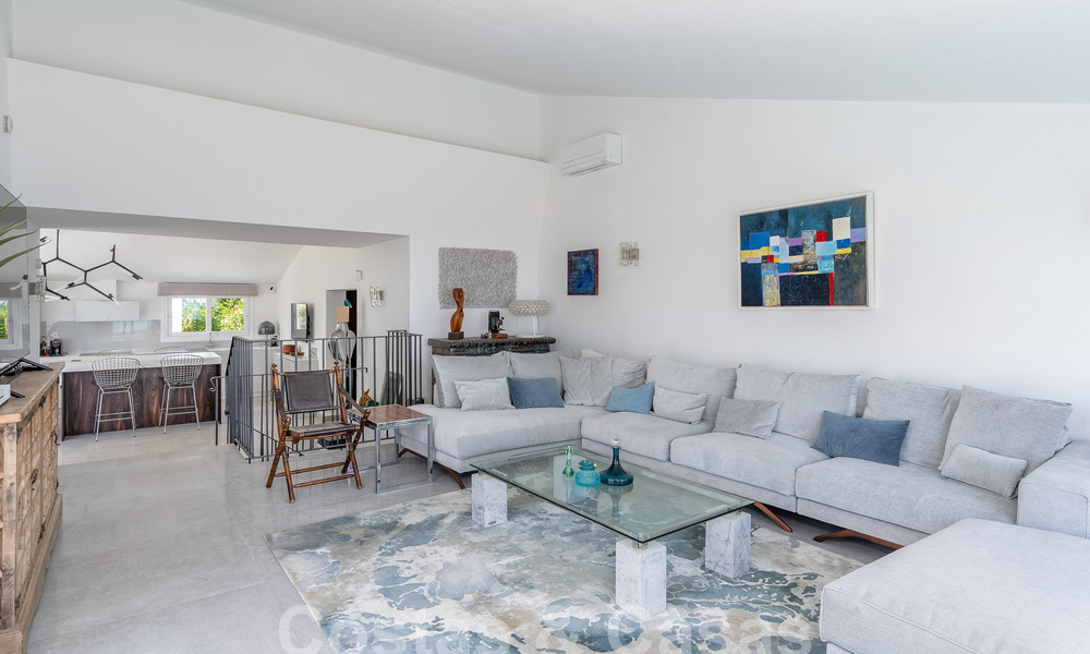 Charming properties for sale in a beachfront residential development near Estepona Town 808308