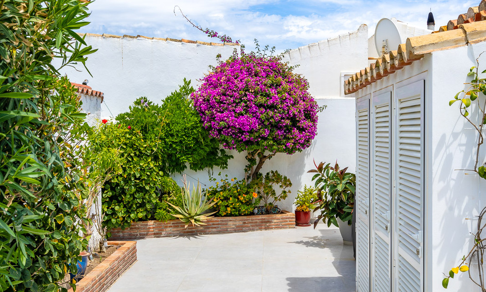 Charming properties for sale in a beachfront residential development near Estepona Town 808322