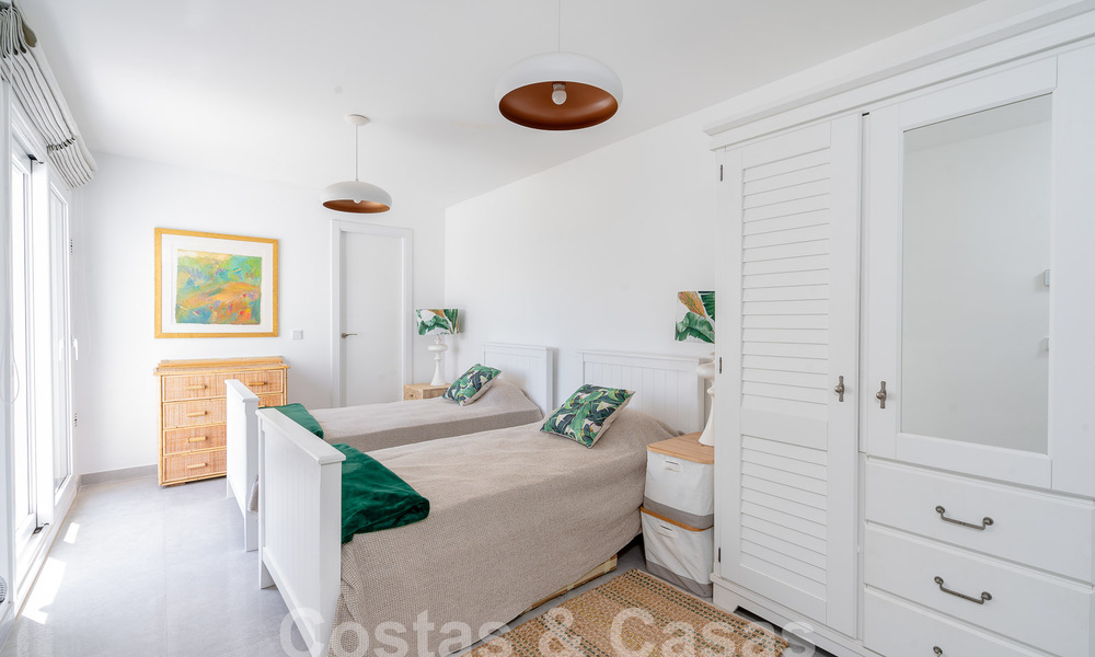 Charming properties for sale in a beachfront residential development near Estepona Town 808330