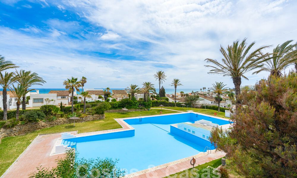 Charming properties for sale in a beachfront residential development near Estepona Town 808340