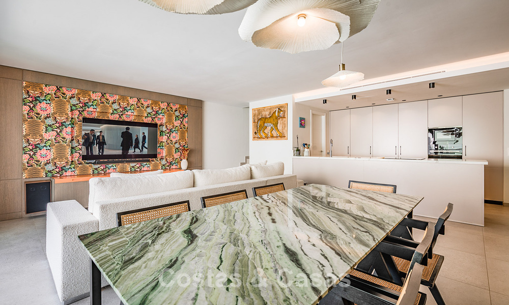 Contemporary luxury penthouse with a spacious roof terrace for sale close to all amenities and the centre of San Pedro, Marbella 785487