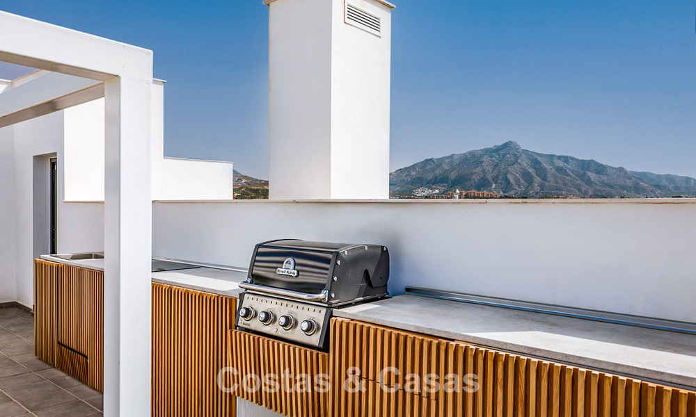 Contemporary luxury penthouse with a spacious roof terrace for sale close to all amenities and the centre of San Pedro, Marbella 785492