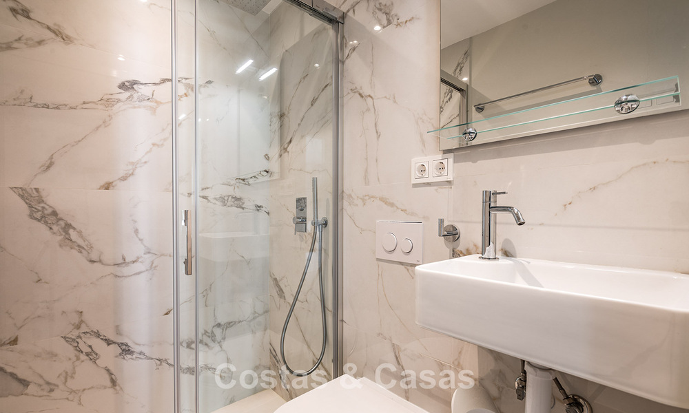 Contemporary luxury penthouse with a spacious roof terrace for sale close to all amenities and the centre of San Pedro, Marbella 785496