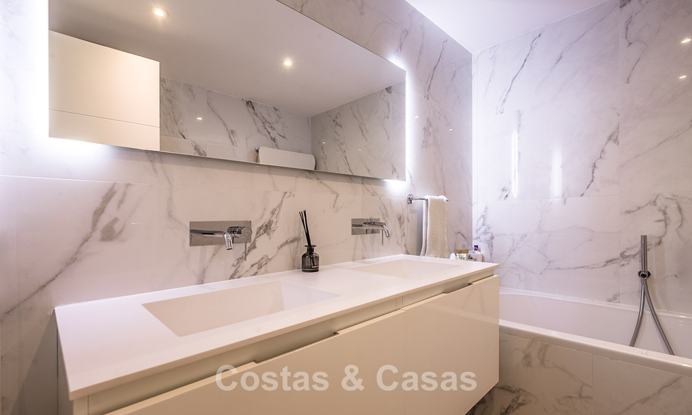 Contemporary luxury penthouse with a spacious roof terrace for sale close to all amenities and the centre of San Pedro, Marbella 785500