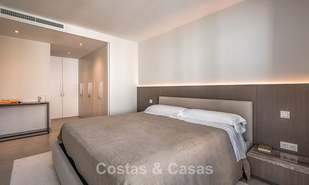 Contemporary luxury penthouse with a spacious roof terrace for sale close to all amenities and the centre of San Pedro, Marbella 785502