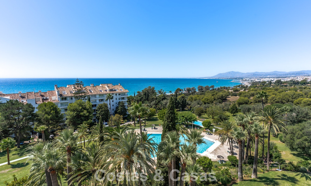 Contemporary renovated 3-bedroom apartment with open sea views for sale on the east side of Marbella center 785505