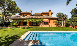 Spacious, Spanish luxury villa for sale in a secluded residential area on Marbella's Golden Mile 785680 