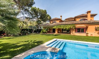 Spacious, Spanish luxury villa for sale in a secluded residential area on Marbella's Golden Mile 785692 