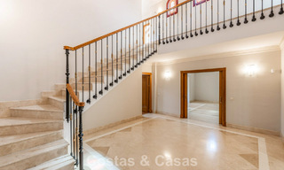 Spacious, Spanish luxury villa for sale in a secluded residential area on Marbella's Golden Mile 785694 