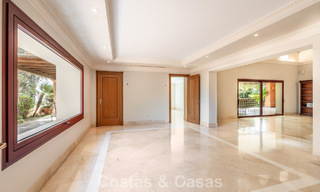 Spacious, Spanish luxury villa for sale in a secluded residential area on Marbella's Golden Mile 785695 