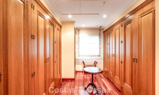 Spacious, Spanish luxury villa for sale in a secluded residential area on Marbella's Golden Mile 785697 