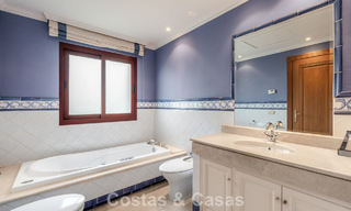 Spacious, Spanish luxury villa for sale in a secluded residential area on Marbella's Golden Mile 785700 