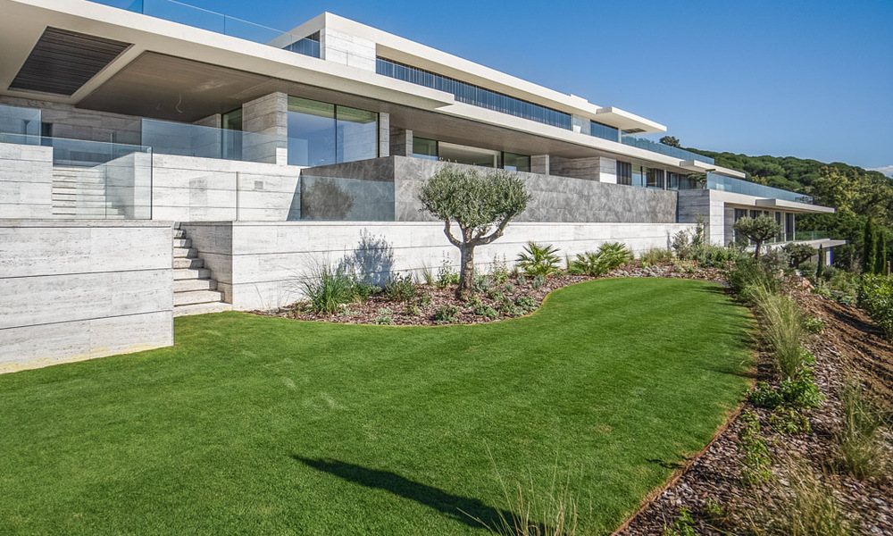 New, high-end luxury villa for sale with panoramic sea views in a gated and 24/7 residential area in Sotogrande, Costa del Sol 785637