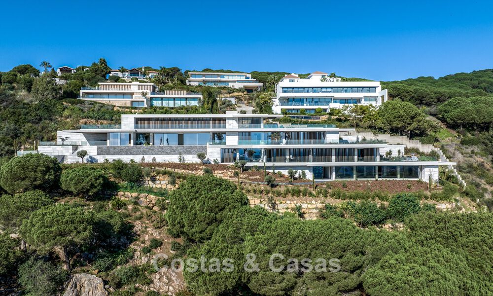 New, high-end luxury villa for sale with panoramic sea views in a gated and 24/7 residential area in Sotogrande, Costa del Sol 785643
