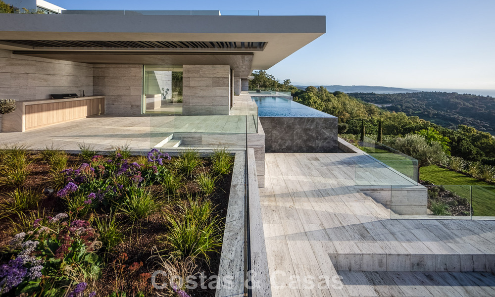 New, high-end luxury villa for sale with panoramic sea views in a gated and 24/7 residential area in Sotogrande, Costa del Sol 785649