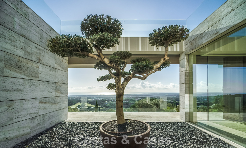 New, high-end luxury villa for sale with panoramic sea views in a gated and 24/7 residential area in Sotogrande, Costa del Sol 785658