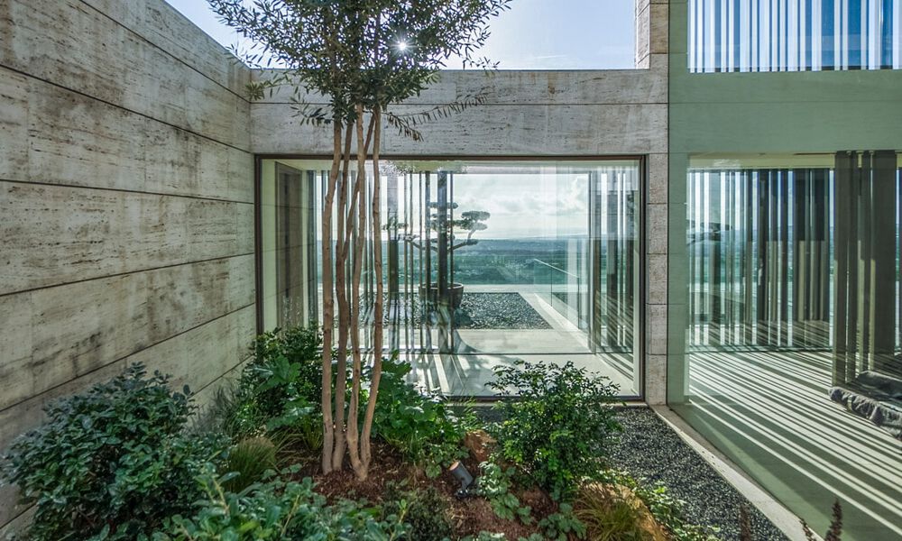 New, high-end luxury villa for sale with panoramic sea views in a gated and 24/7 residential area in Sotogrande, Costa del Sol 785659