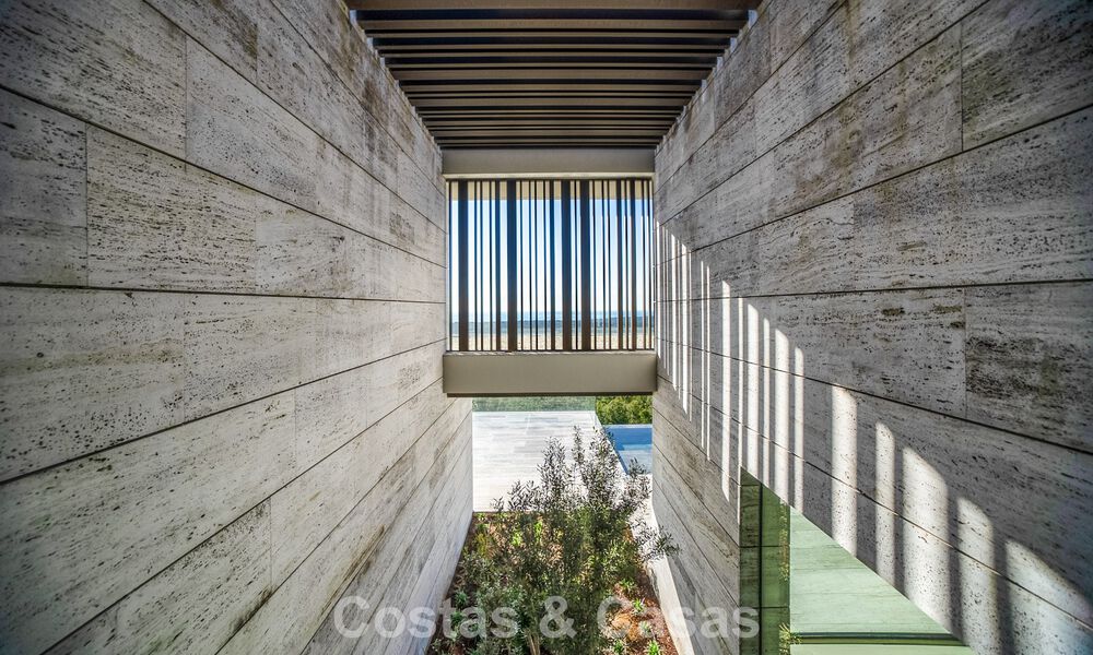 New, high-end luxury villa for sale with panoramic sea views in a gated and 24/7 residential area in Sotogrande, Costa del Sol 785662