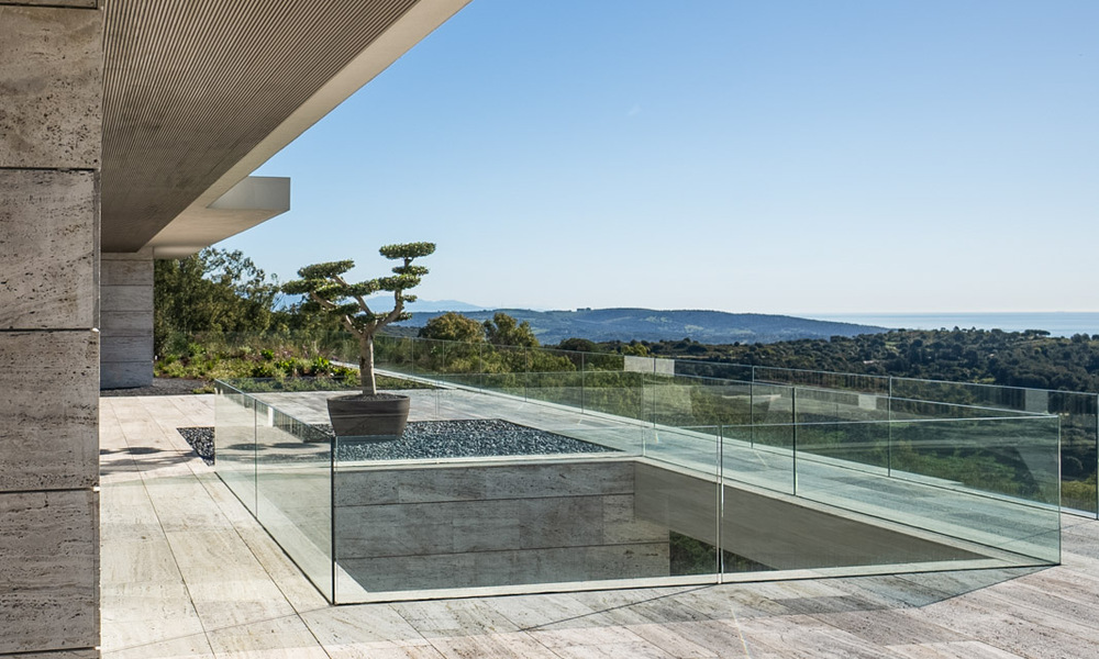 New, high-end luxury villa for sale with panoramic sea views in a gated and 24/7 residential area in Sotogrande, Costa del Sol 785669