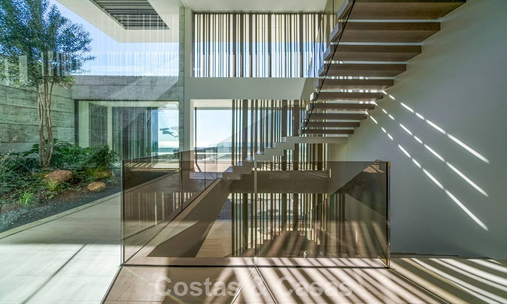 New, high-end luxury villa for sale with panoramic sea views in a gated and 24/7 residential area in Sotogrande, Costa del Sol 785672