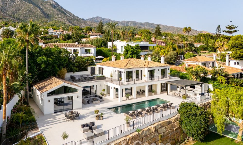 Spacious luxury villa with modern Mediterranean architecture for sale on Marbella's Golden Mile 785529