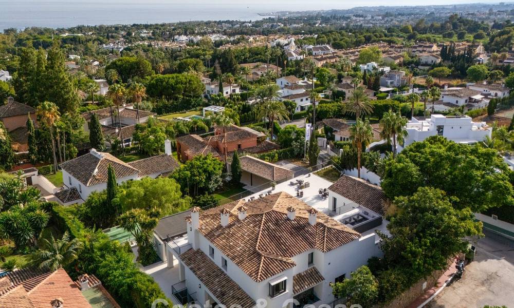 Spacious luxury villa with modern Mediterranean architecture for sale on Marbella's Golden Mile 785530