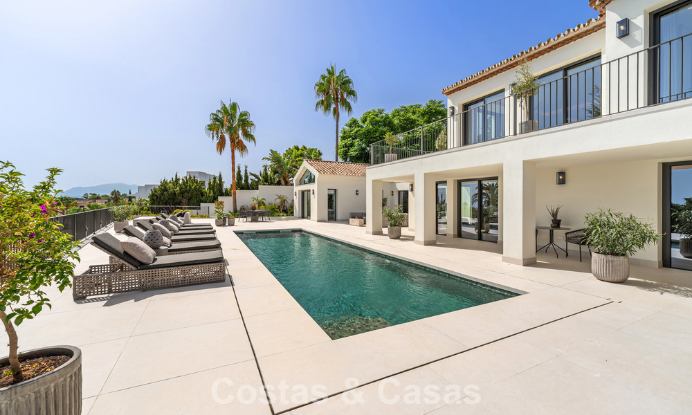 Spacious luxury villa with modern Mediterranean architecture for sale on Marbella's Golden Mile 785538