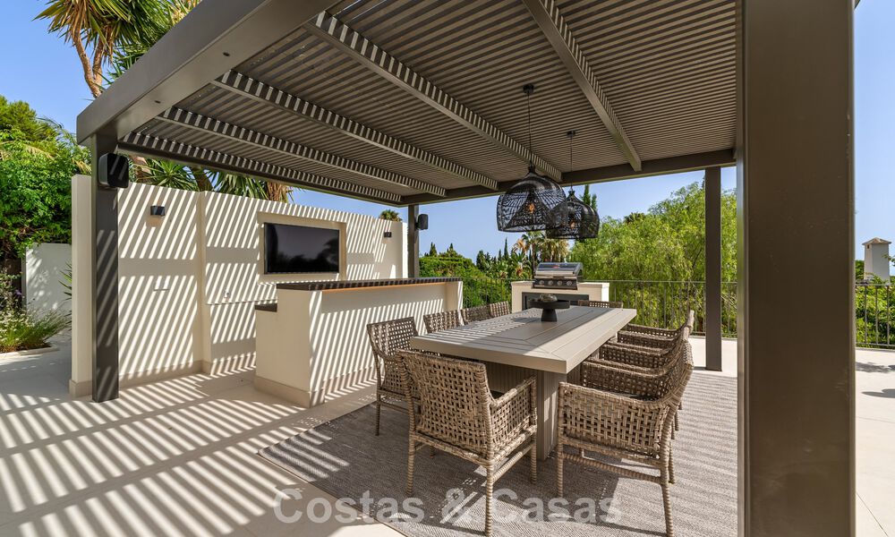 Spacious luxury villa with modern Mediterranean architecture for sale on Marbella's Golden Mile 785545