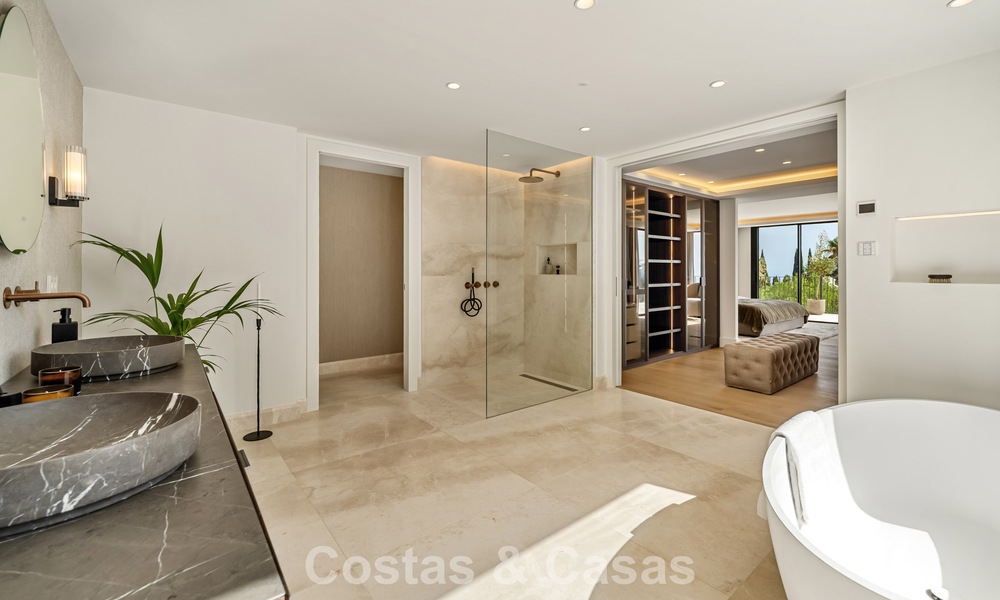Spacious luxury villa with modern Mediterranean architecture for sale on Marbella's Golden Mile 785553