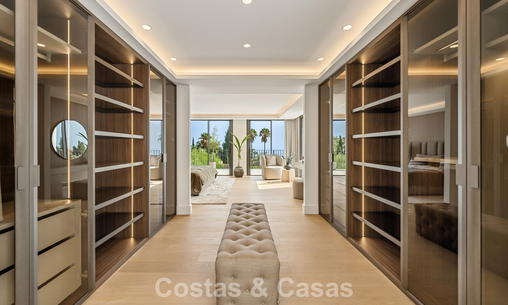Spacious luxury villa with modern Mediterranean architecture for sale on Marbella's Golden Mile 785555