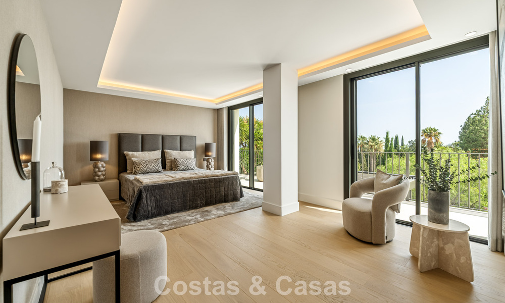 Spacious luxury villa with modern Mediterranean architecture for sale on Marbella's Golden Mile 785556