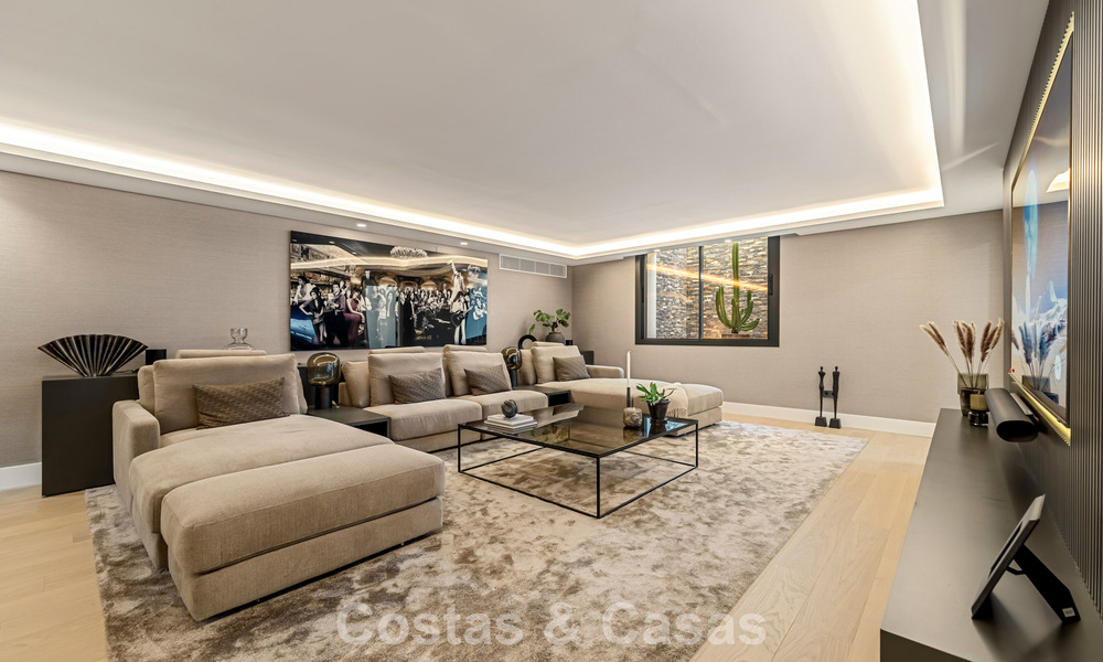 Spacious luxury villa with modern Mediterranean architecture for sale on Marbella's Golden Mile 785570