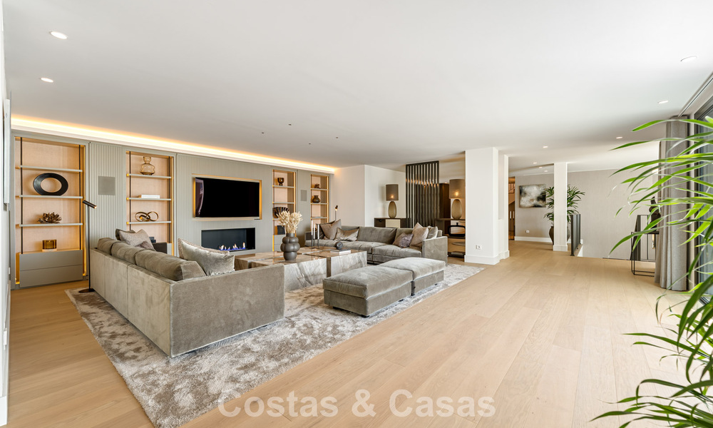 Spacious luxury villa with modern Mediterranean architecture for sale on Marbella's Golden Mile 785573