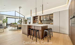 Spacious luxury villa with modern Mediterranean architecture for sale on Marbella's Golden Mile 785575 