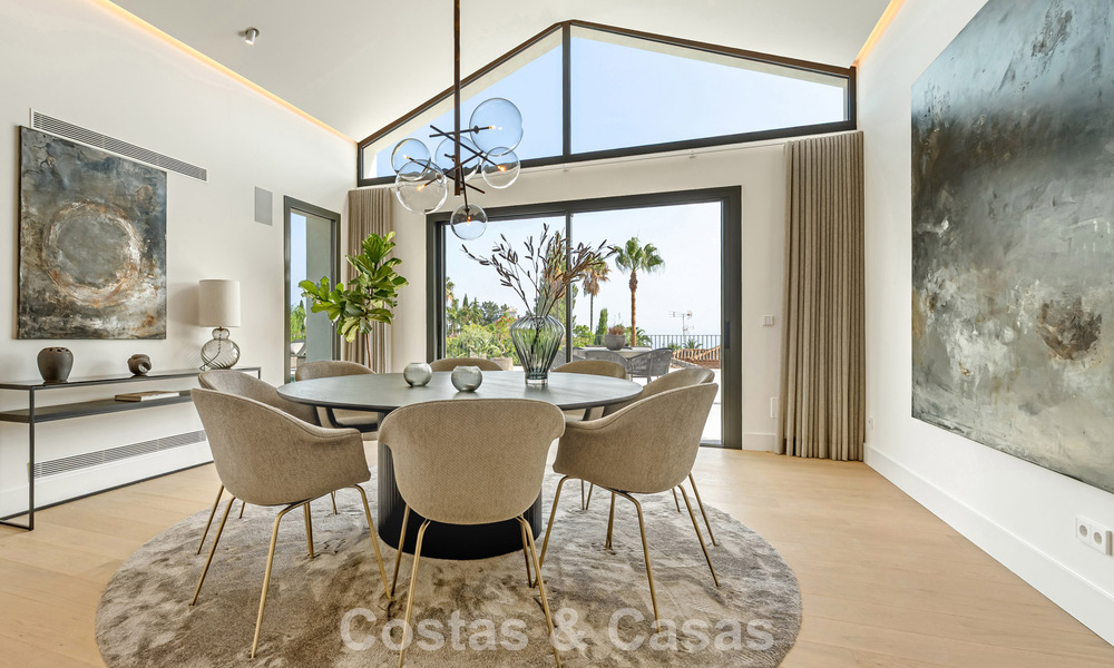 Spacious luxury villa with modern Mediterranean architecture for sale on Marbella's Golden Mile 785576