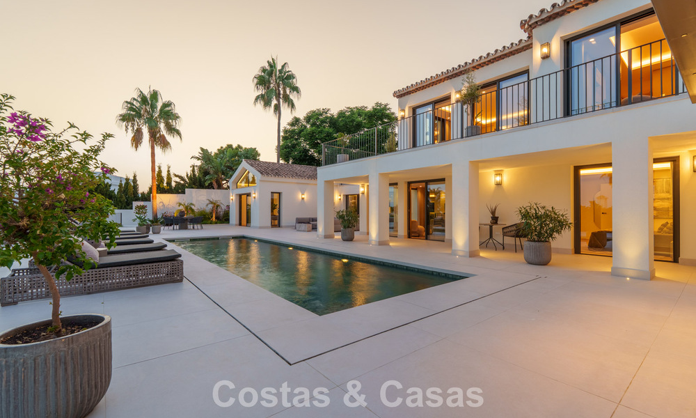 Spacious luxury villa with modern Mediterranean architecture for sale on Marbella's Golden Mile 785585