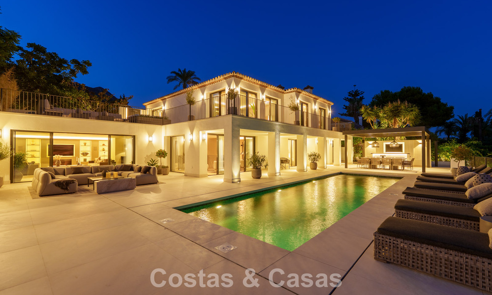 Spacious luxury villa with modern Mediterranean architecture for sale on Marbella's Golden Mile 785591