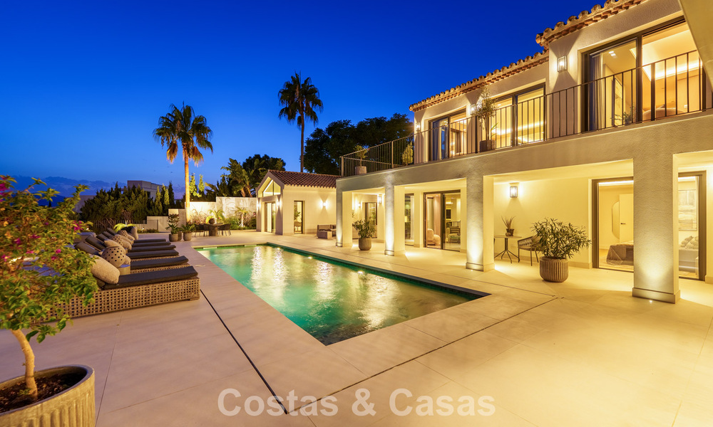 Spacious luxury villa with modern Mediterranean architecture for sale on Marbella's Golden Mile 785592
