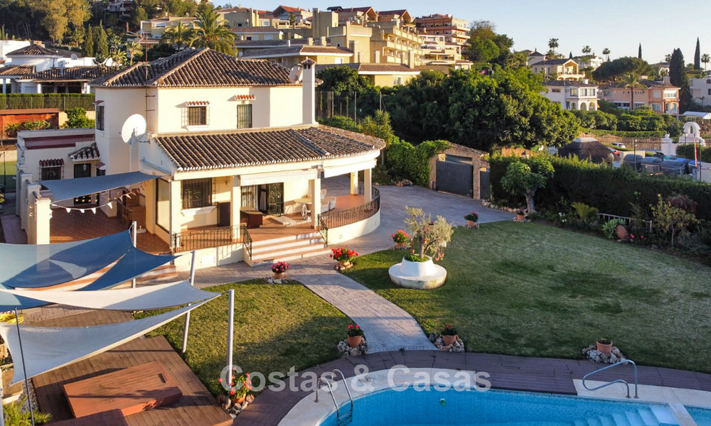 Beautiful 6-bedroom villa for sale, directly on the Los Naranjos Golf Club in Nueva Andalucia, Marbella 785722