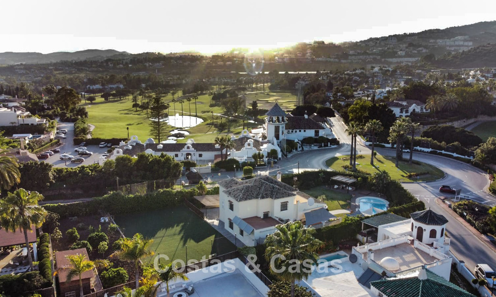 Beautiful 6-bedroom villa for sale, directly on the Los Naranjos Golf Club in Nueva Andalucia, Marbella 785723
