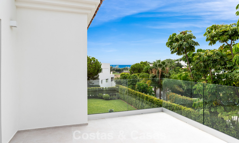 Modern Spanish luxury villa for sale on the second line of a golf course in a privileged residential area, Benahavis - Marbella 785745