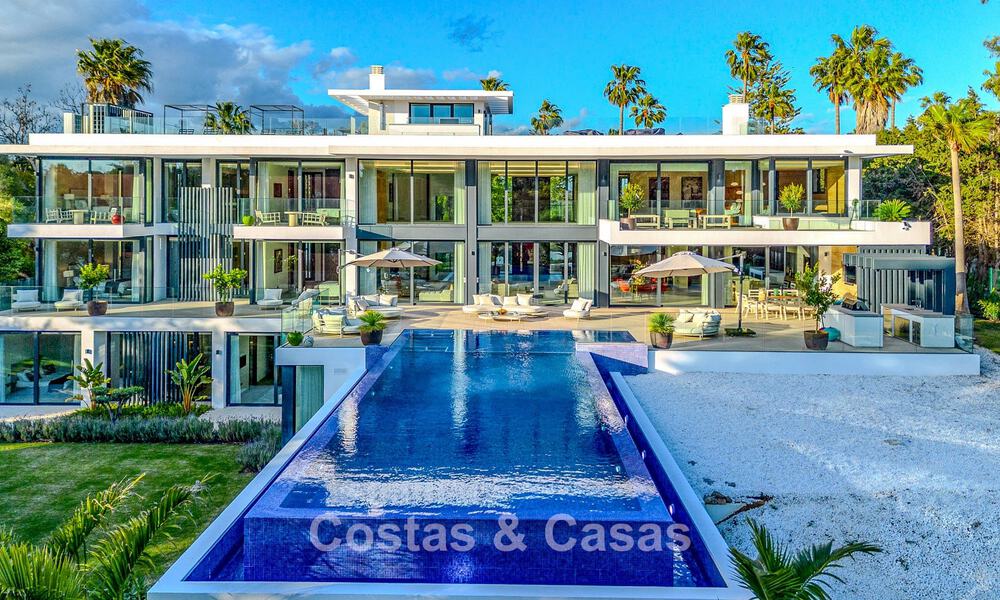 Majestic masterpiece for sale in a sleek, modern style in a secure residential area of Sotogrande, Costa del Sol 786192